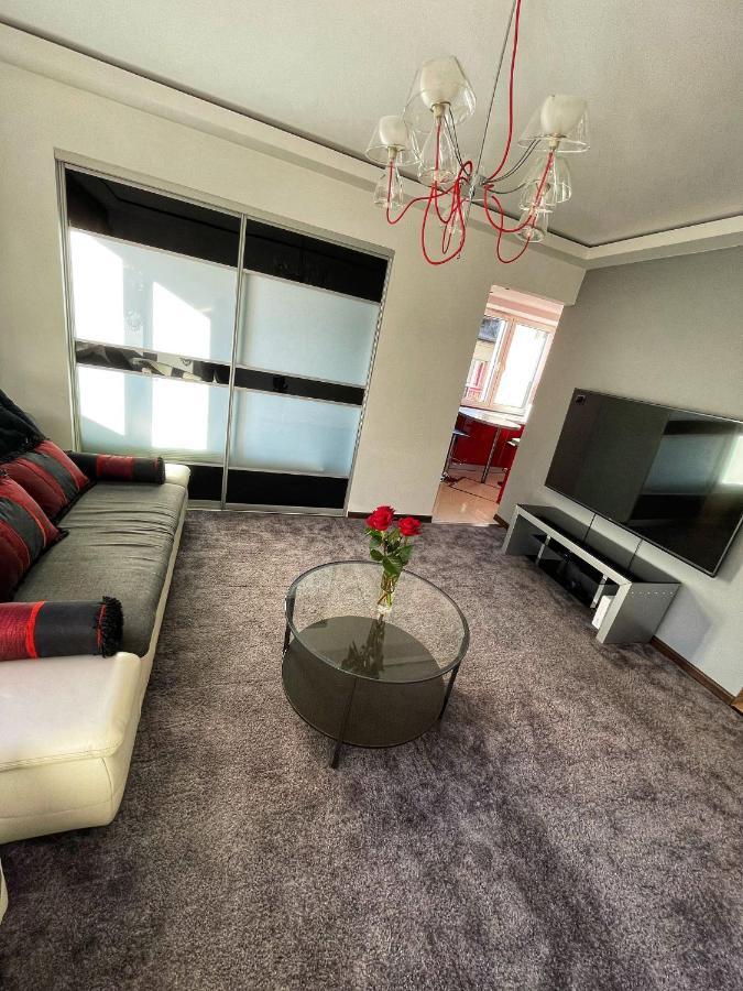 Luxury Red Apartment By Marta 라돔 외부 사진